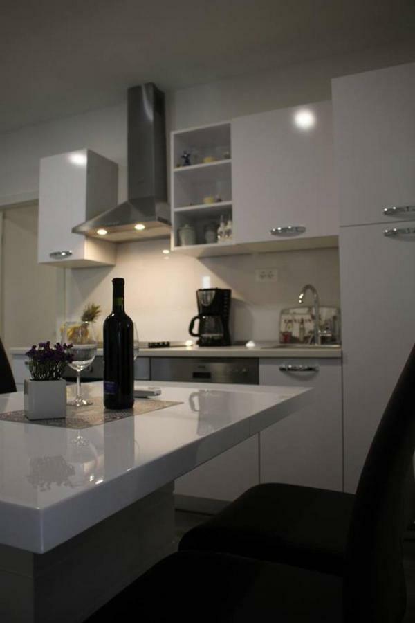 Apartments Holiday Baška Voda المظهر الخارجي الصورة