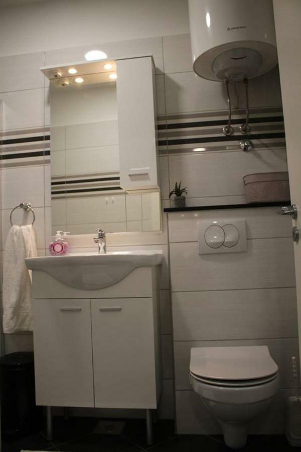 Apartments Holiday Baška Voda المظهر الخارجي الصورة
