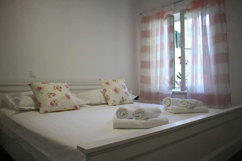 Apartments Holiday Baška Voda المظهر الخارجي الصورة