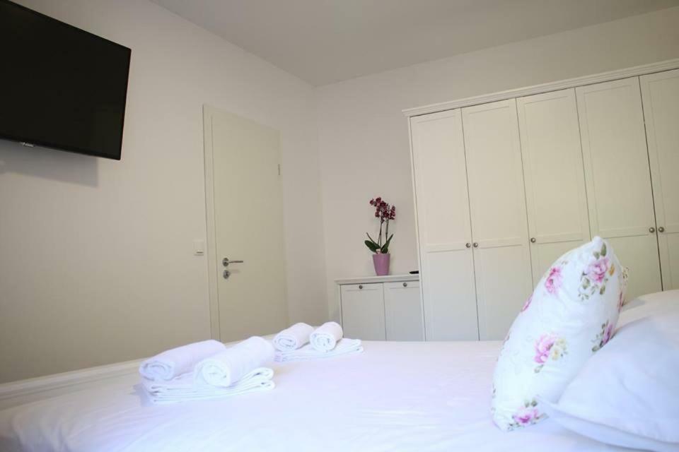 Apartments Holiday Baška Voda المظهر الخارجي الصورة