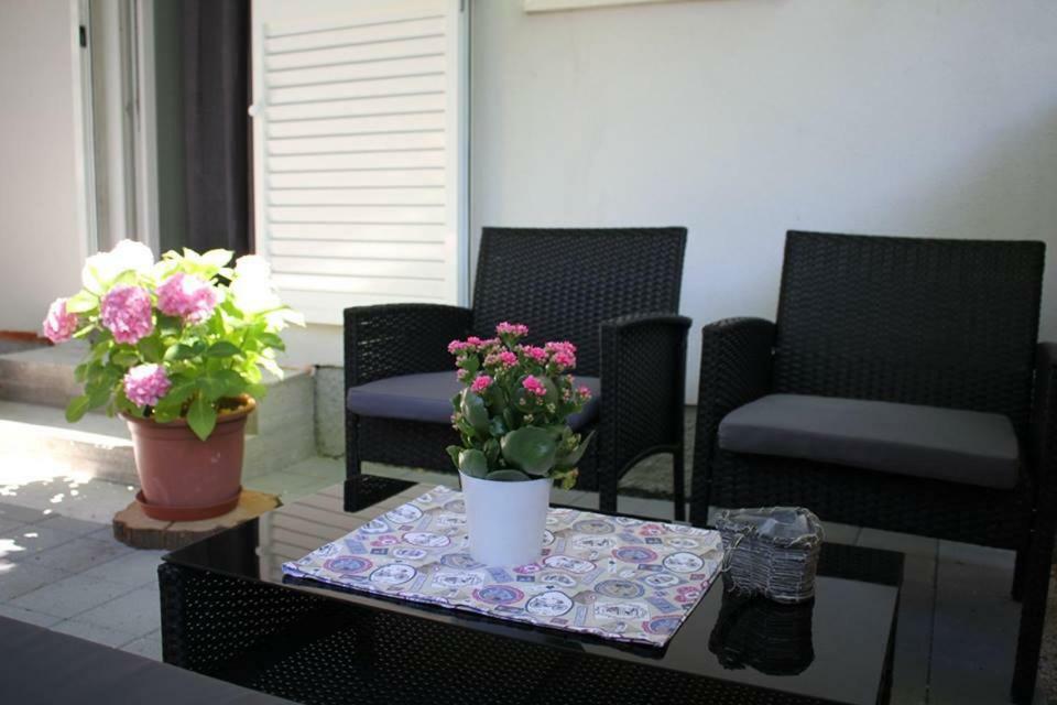 Apartments Holiday Baška Voda المظهر الخارجي الصورة