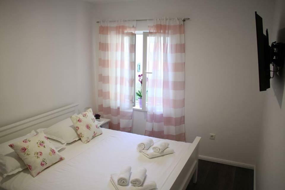 Apartments Holiday Baška Voda المظهر الخارجي الصورة