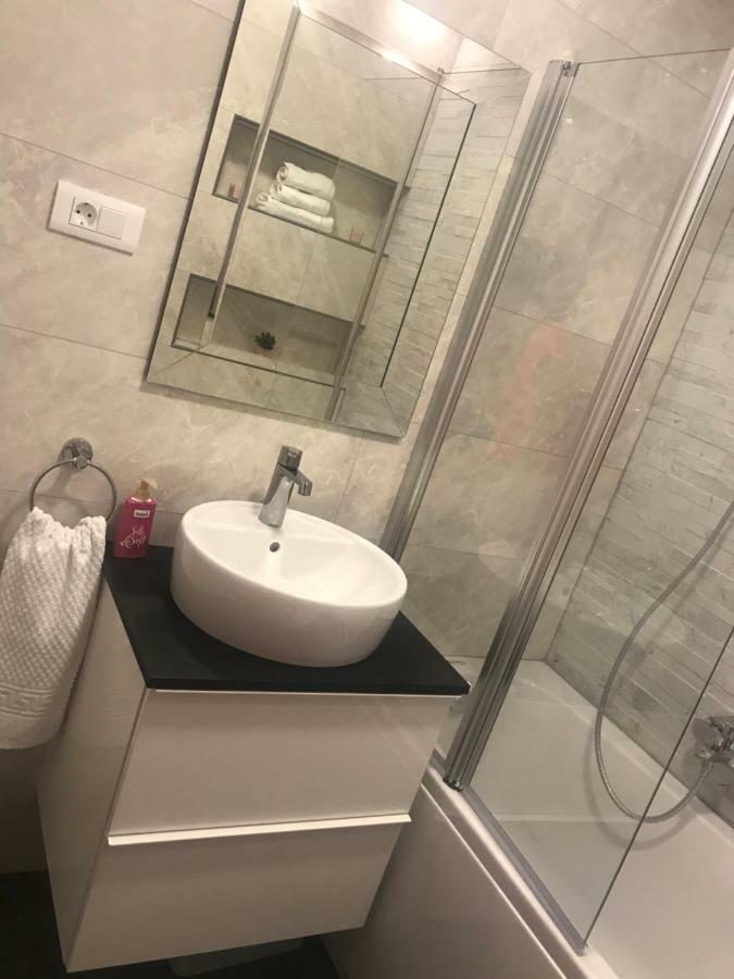 Apartments Holiday Baška Voda المظهر الخارجي الصورة