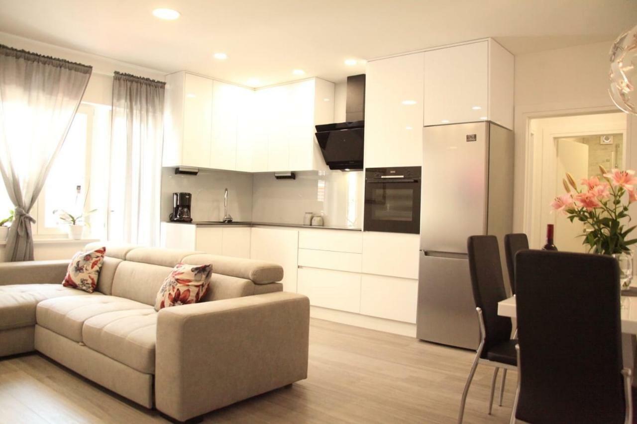 Apartments Holiday Baška Voda المظهر الخارجي الصورة