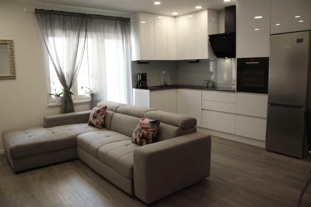 Apartments Holiday Baška Voda المظهر الخارجي الصورة
